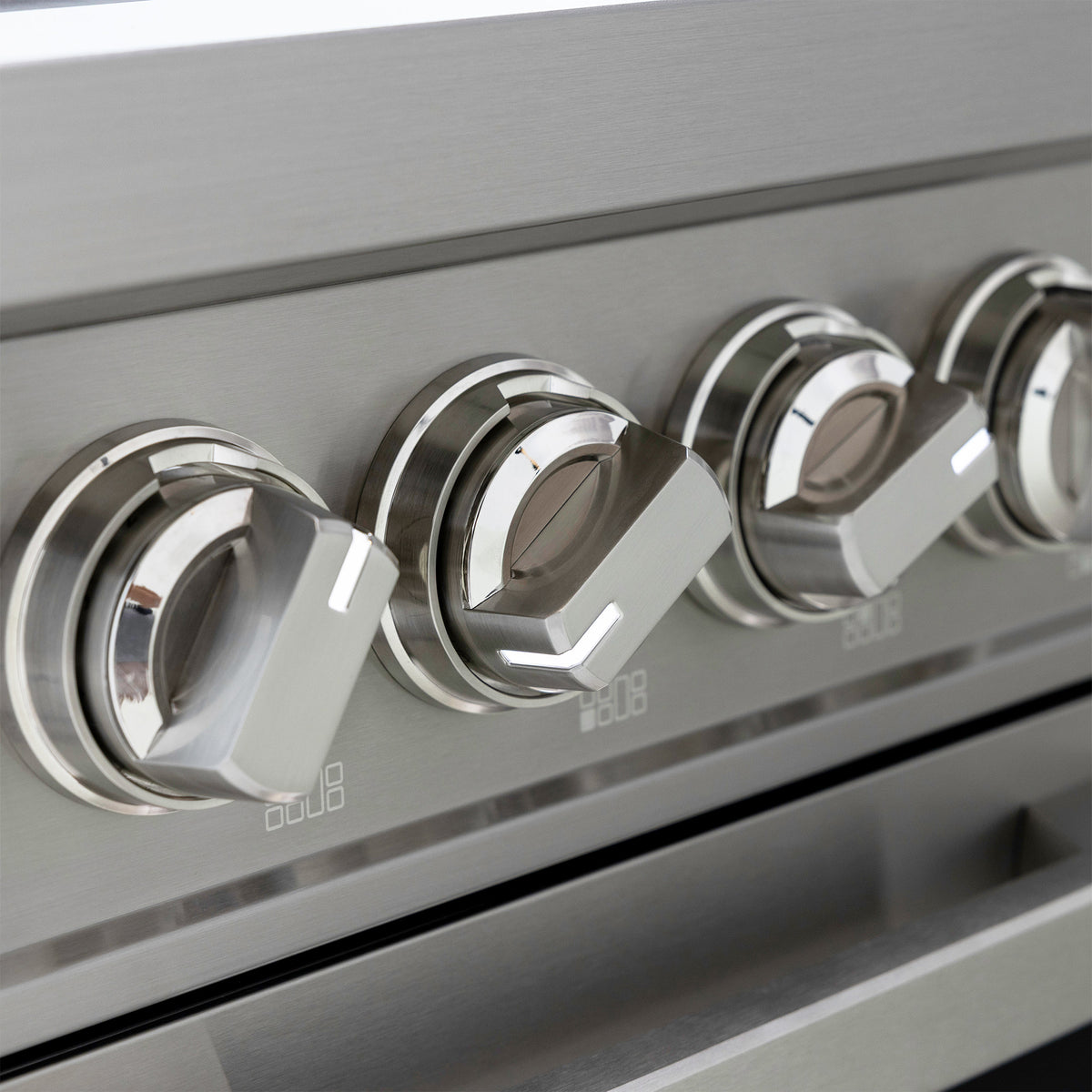 60″ Luxury Series Induction Range with Built-in Professional Griddle – Stainless Steel